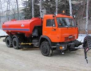Дорожно-комбинированная машина КО-823-01