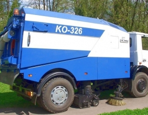 Подметально-уборочная машина КО-326 на шасси МАЗ-5337